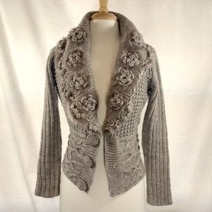 NWT Roz & Ali beige cardigan